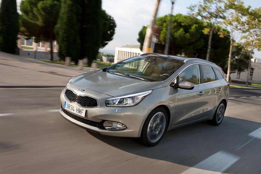  Kia cee&rsquo;d Station Wagon 2012 года  (фото 57 из 89)